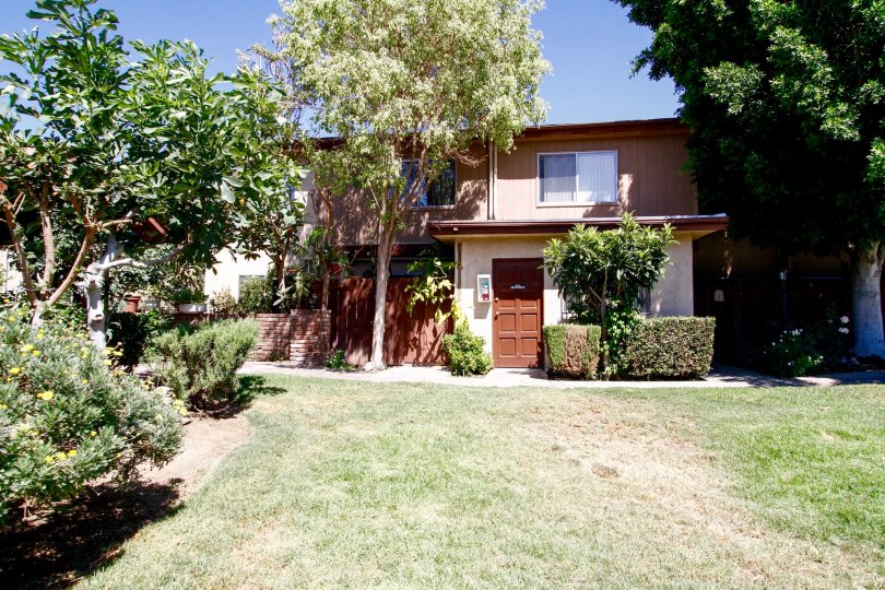 Walnut Gardens II Condos, Lofts & Townhomes For Sale Walnut Gardens