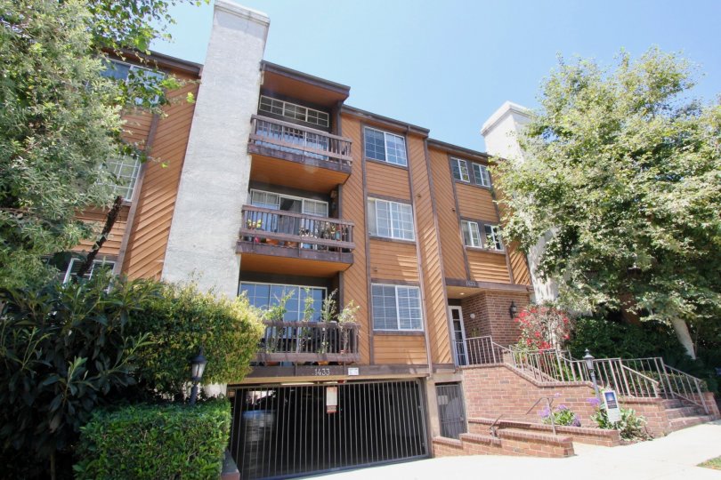 Barry Court Condos, Lofts & Townhomes For Sale Barry Court Real