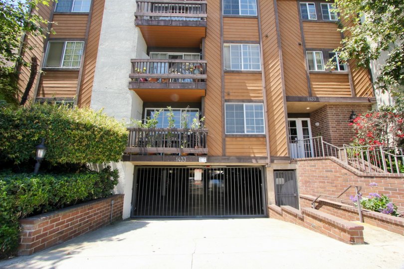 Barry Court Condos, Lofts & Townhomes For Sale Barry Court Real