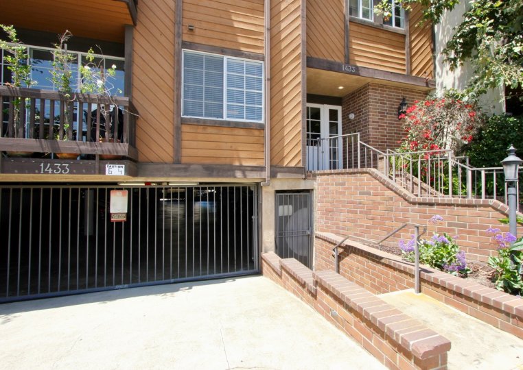 Barry Court Condos, Lofts & Townhomes For Sale Barry Court Real