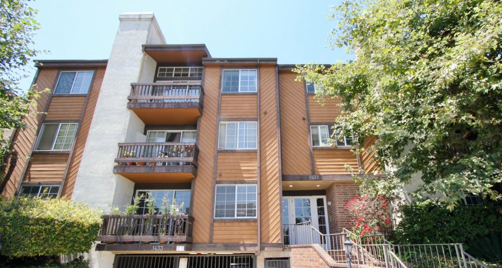 Barry Court Condos, Lofts & Townhomes For Sale Barry Court Real