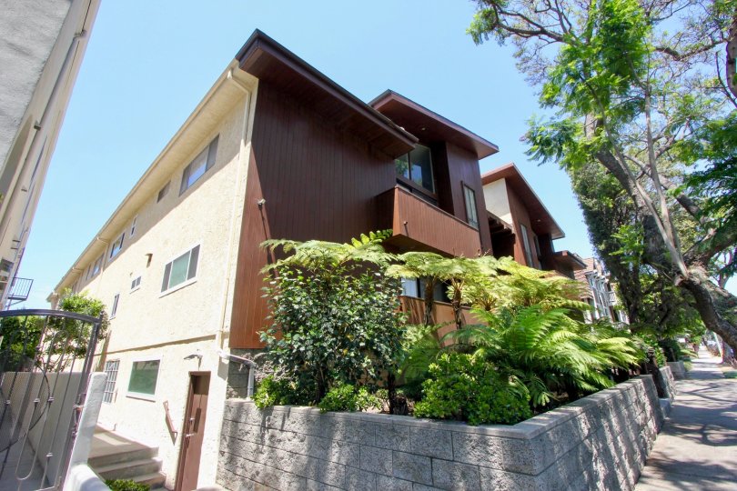 Barry West Condos, Lofts & Townhomes For Sale Barry West Real Estate