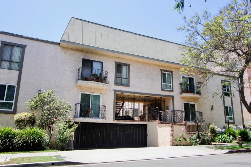 1827 Greenfield Condos, Lofts & Townhomes For Sale 1827 Greenfield Real Estate 1827