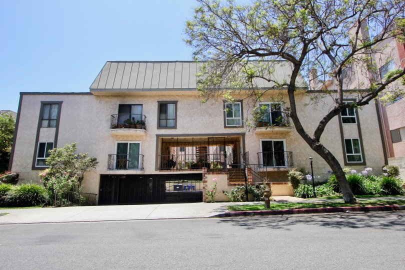 1827 Greenfield Condos, Lofts & Townhomes For Sale 1827 Greenfield Real Estate 1827