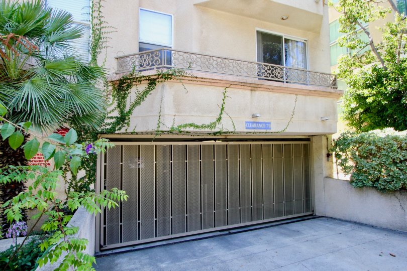 1931 Glendon Condos, Lofts & Townhomes For Sale 1931 Glendon Real