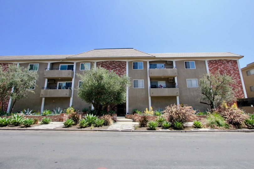 Bentley Manor Condos, Lofts & Townhomes For Sale Bentley Manor Real