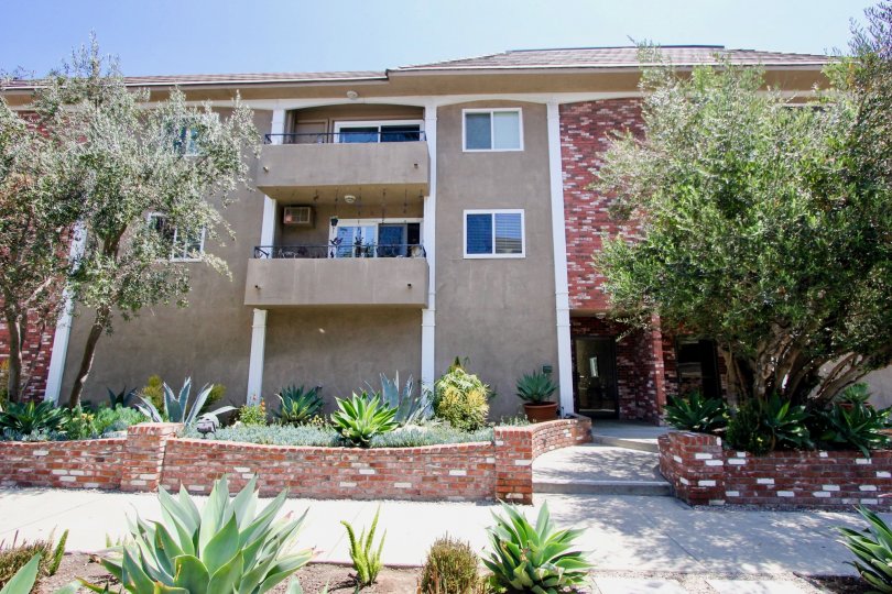 Bentley Manor Condos, Lofts & Townhomes For Sale Bentley Manor Real