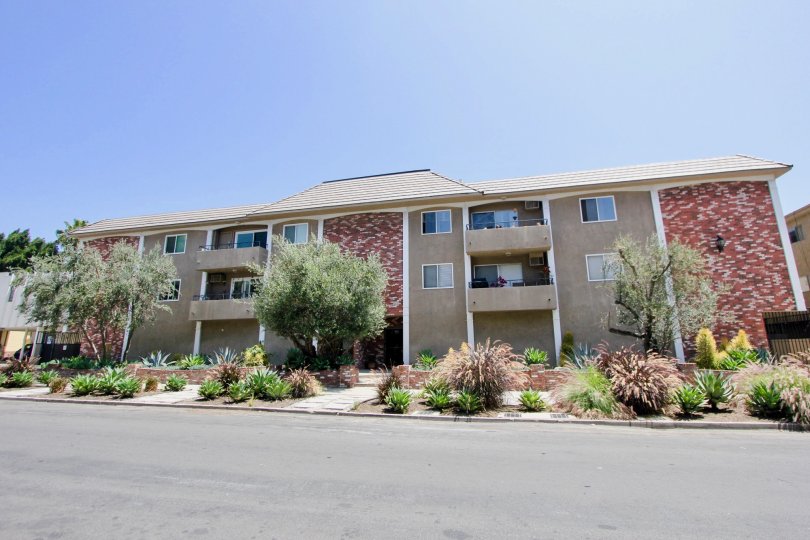 Bentley Manor Condos, Lofts & Townhomes For Sale Bentley Manor Real