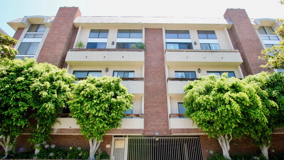 Beverly Glen Villas Condos, Lofts & Townhomes For Sale Beverly Glen