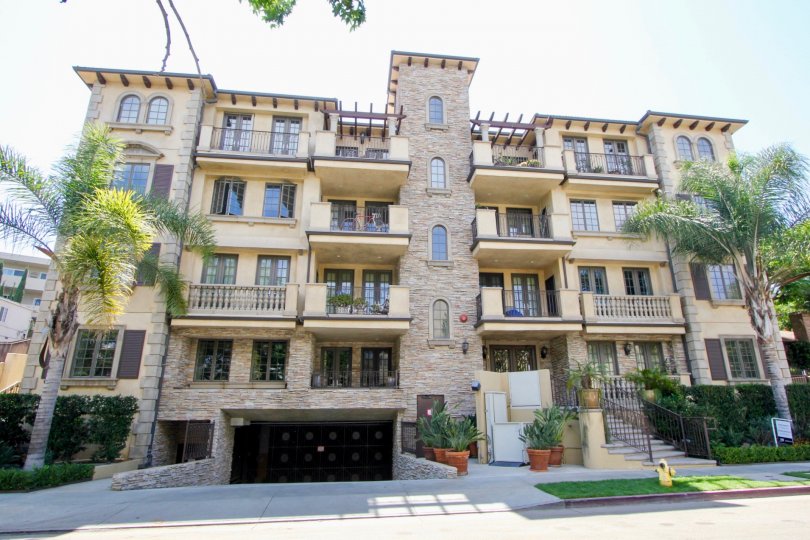 Residence Condos, Lofts & Townhomes For Sale