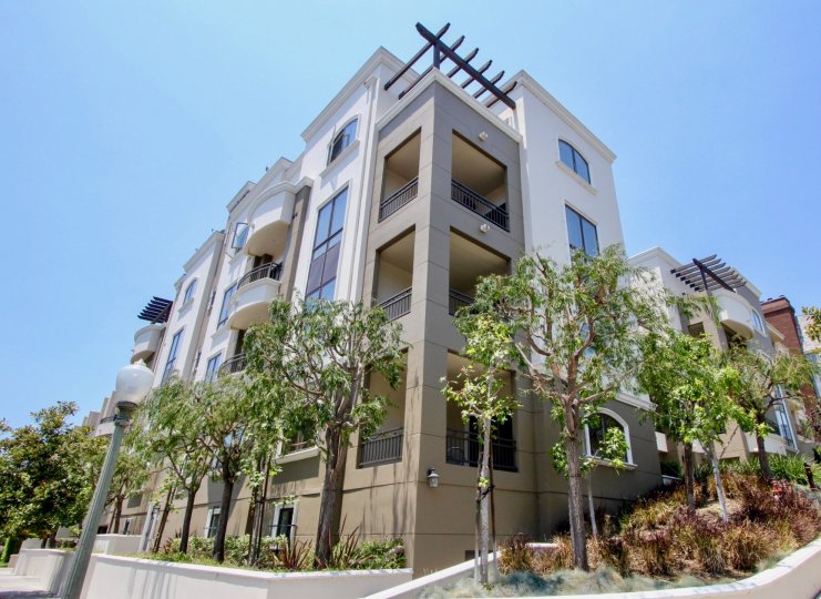 Fox Hills Manor Condos, Lofts & Townhomes For Sale Fox Hills Manor