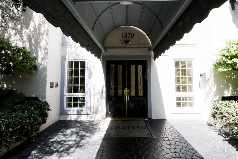 Le Chateau of Westwood Condos, Lofts & Townhomes For Sale Le Chateau