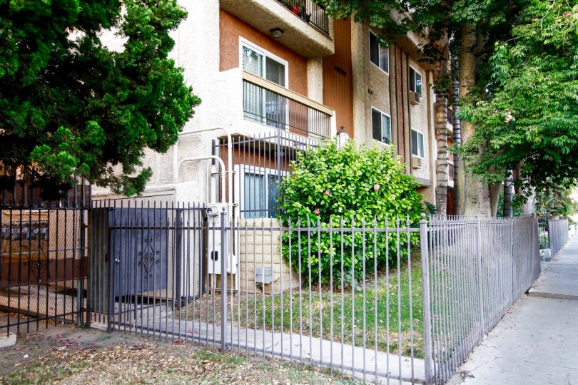 Saticoy Gardens Condos, Lofts & Townhomes For Sale Saticoy Gardens