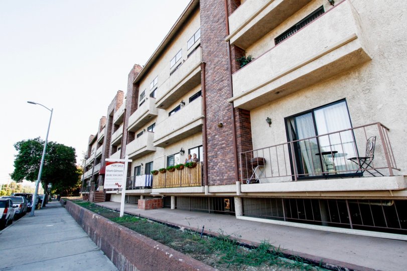 Plaza Condos, Lofts & Townhomes For Sale Plaza Real