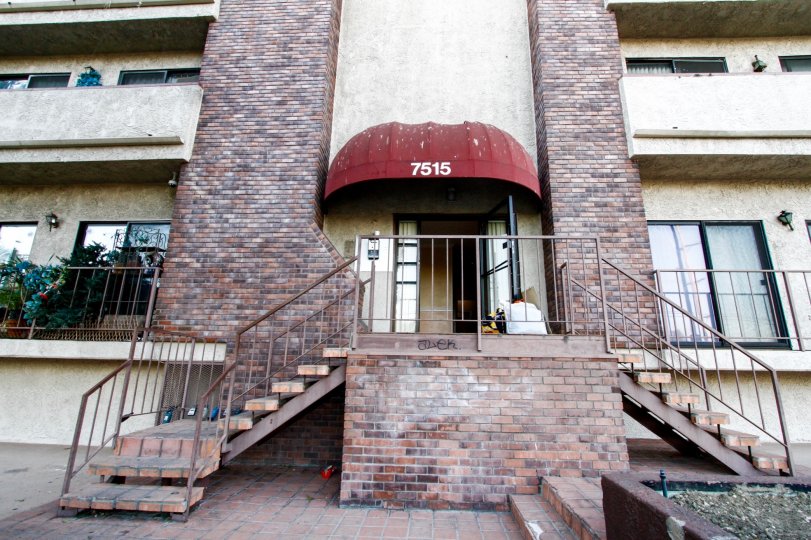 Plaza Condos, Lofts & Townhomes For Sale Plaza Real