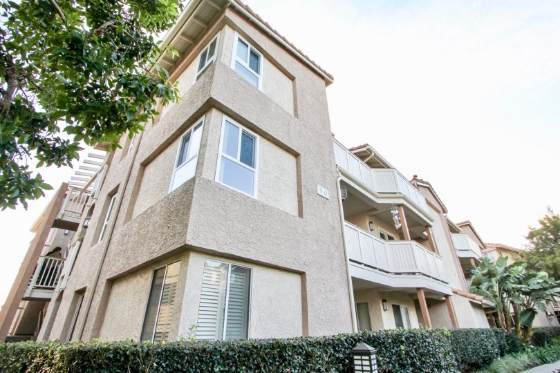 Ritz Pointe Condos, Lofts & Townhomes For Sale Ritz Pointe Real