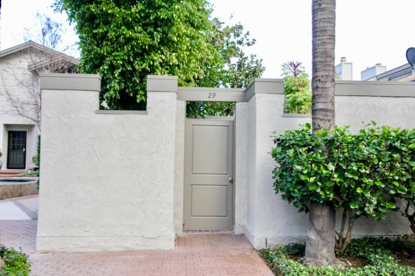 Chapman Villas Condos, Lofts & Townhomes For Sale Chapman Villas Real