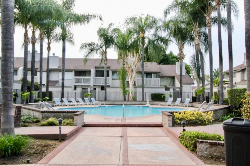 Chapman Villas Condos, Lofts & Townhomes For Sale Chapman Villas Real