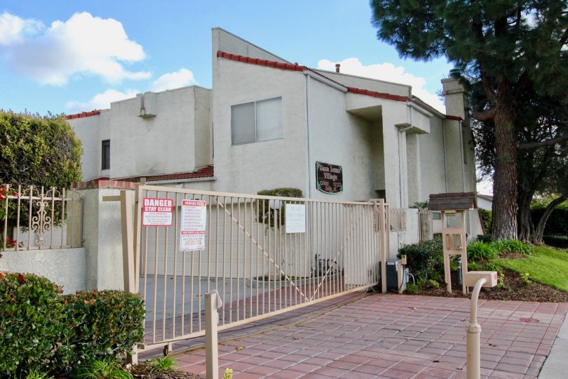 Casa Loma Village Condos, Lofts & Townhomes For Sale Casa Loma