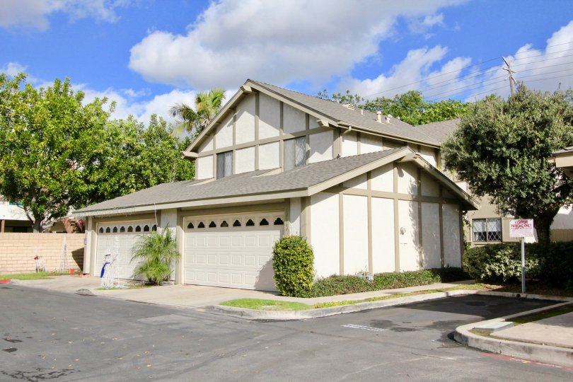 Devonshire Village Condos, Lofts & Townhomes For Sale Devonshire