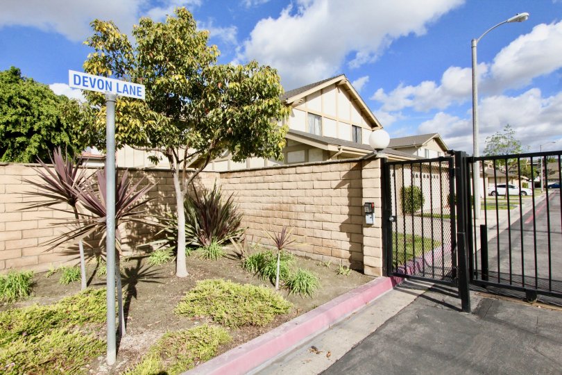 Devonshire Village Condos, Lofts & Townhomes For Sale Devonshire