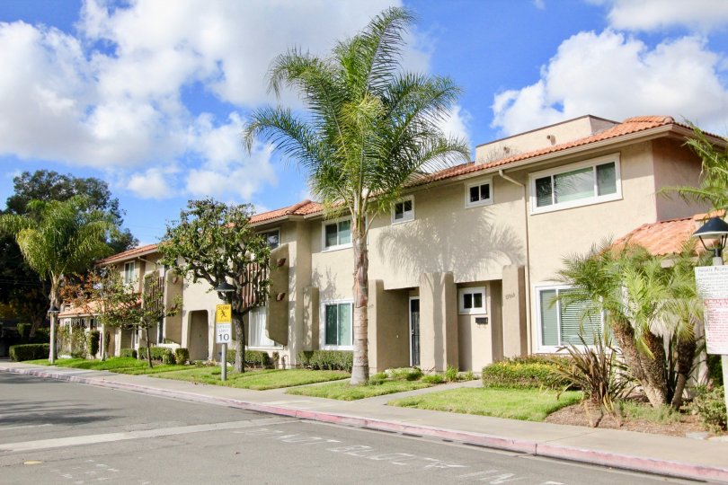 La Jolla Plaza Condos, Lofts & Townhomes For Sale La Jolla Plaza Real