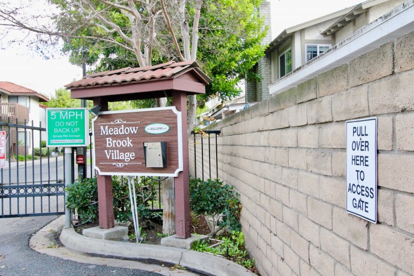 Meadow Brook Village Condos, Lofts & Townhomes For Sale Meadow Brook