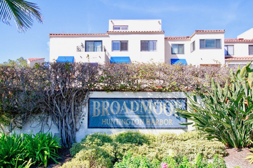 Broadmoor Huntington Harbor Condos, Lofts & Townhomes For Sale