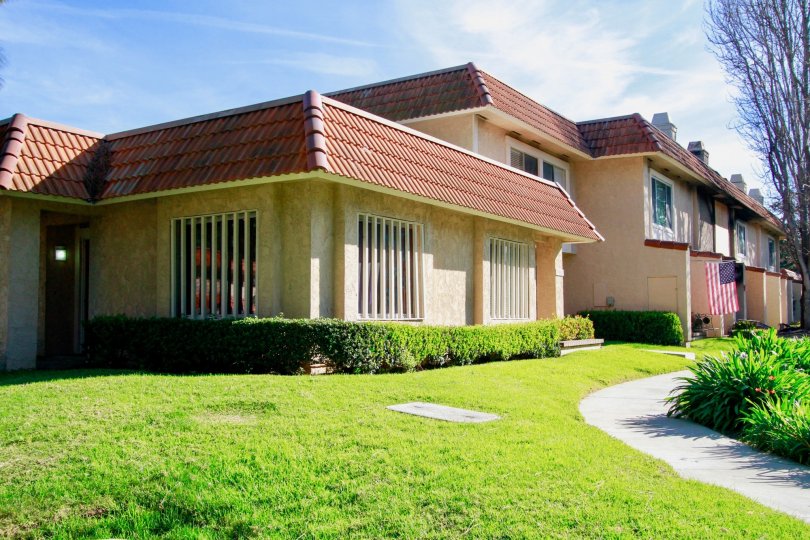 Huntington Creek Condos, Lofts & Townhomes For Sale Huntington Creek