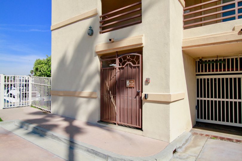 Huntington Harbour Bay Club Condos, Lofts & Townhomes For Sale