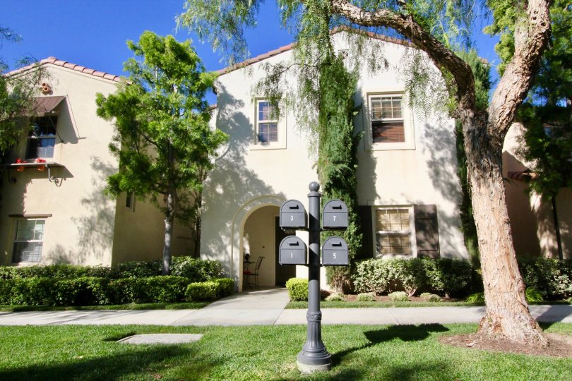 Bowen Court Condos, Lofts & Townhomes For Sale Bowen Court Real