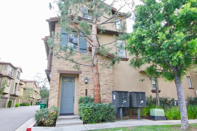 Whispering Glen Condos, Lofts & Townhomes For Sale Whispering Glen