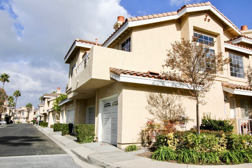 Del Prado Condos, Lofts & Townhomes For Sale Del Prado Real Estate