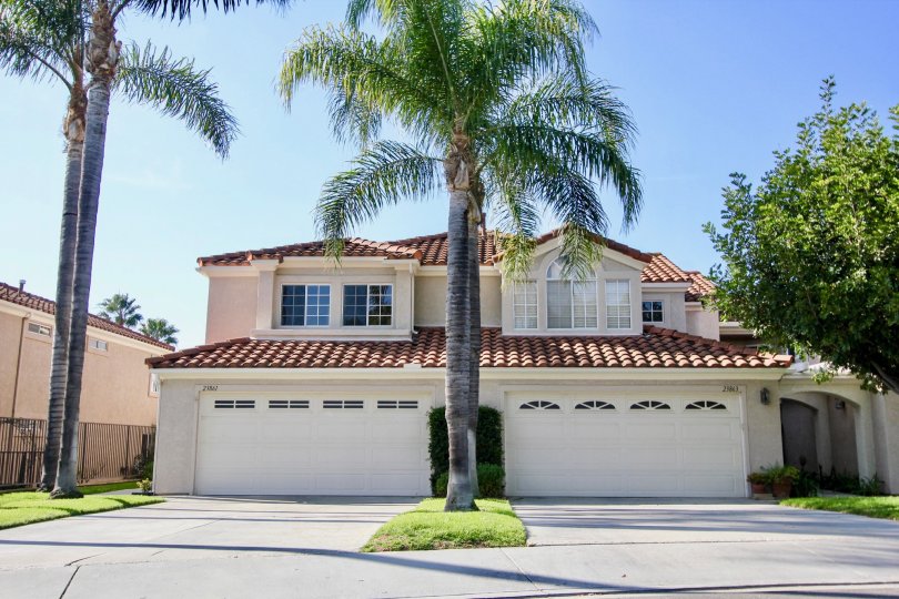 Le St. Tropez Condos, Lofts & Townhomes For Sale Le St. Tropez Real