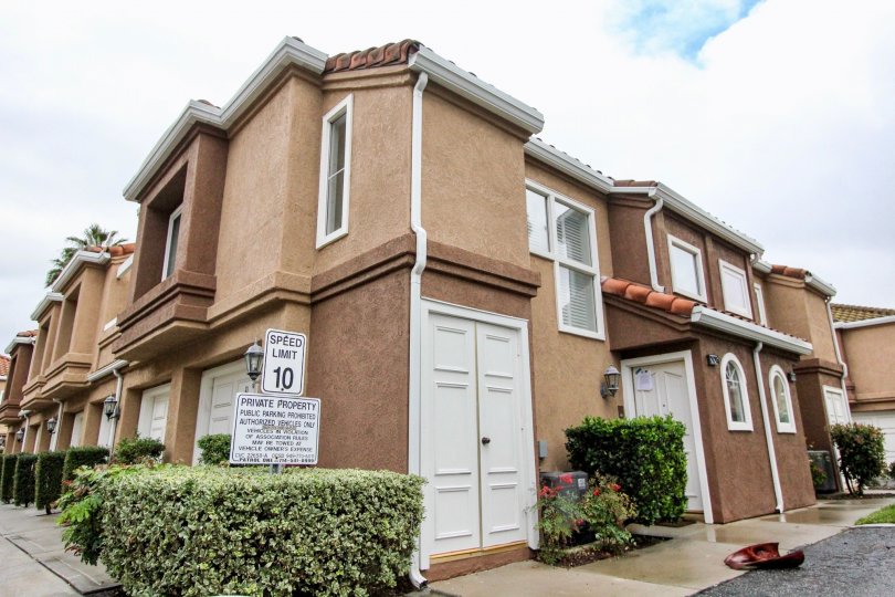 Lake Forest Shores Condos, Lofts & Townhomes For Sale Lake Forest