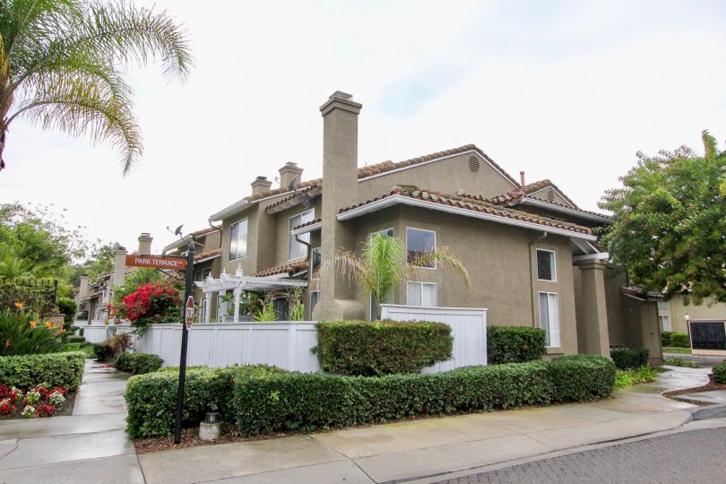 Emerald Pointe I Condos, Lofts & Townhomes For Sale Emerald Pointe I