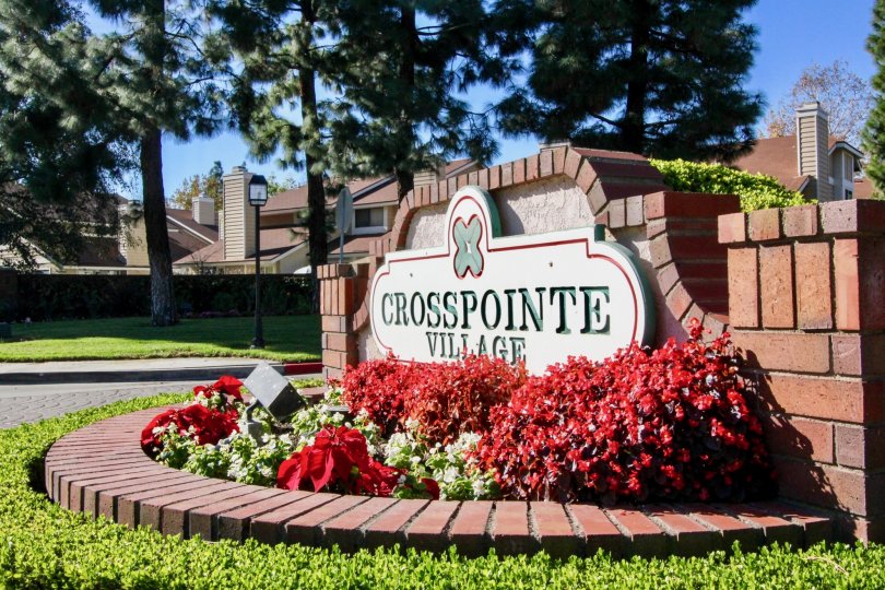 Crosspointe Village Condos, Lofts & Townhomes For Sale Crosspointe Village Real Estate