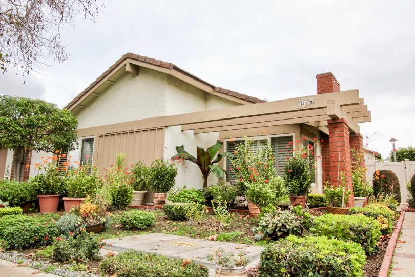 Laurelwood Condos, Lofts & Townhomes For Sale Laurelwood Real Estate