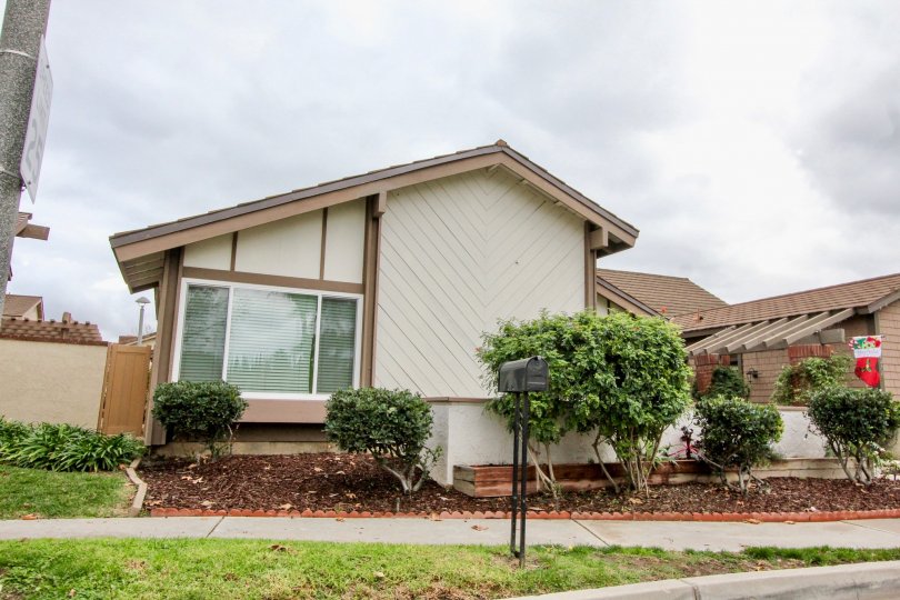 Laurelwood Condos, Lofts & Townhomes For Sale Laurelwood Real Estate