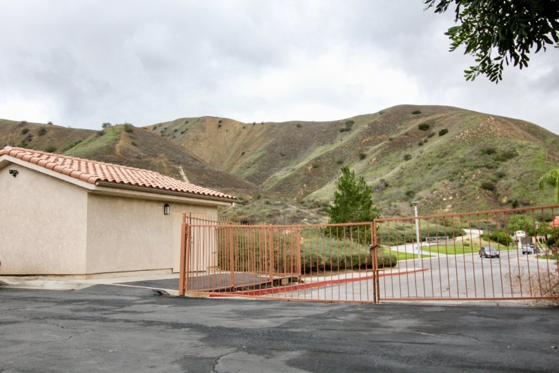 The Hills Condos, Lofts & Townhomes For Sale The Hills Real Estate