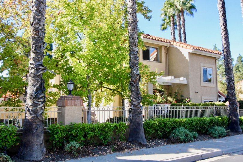 Monarch Villas Condos, Lofts & Townhomes For Sale Monarch Villas Real