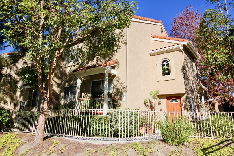 Monarch Villas Condos, Lofts & Townhomes For Sale Monarch Villas Real