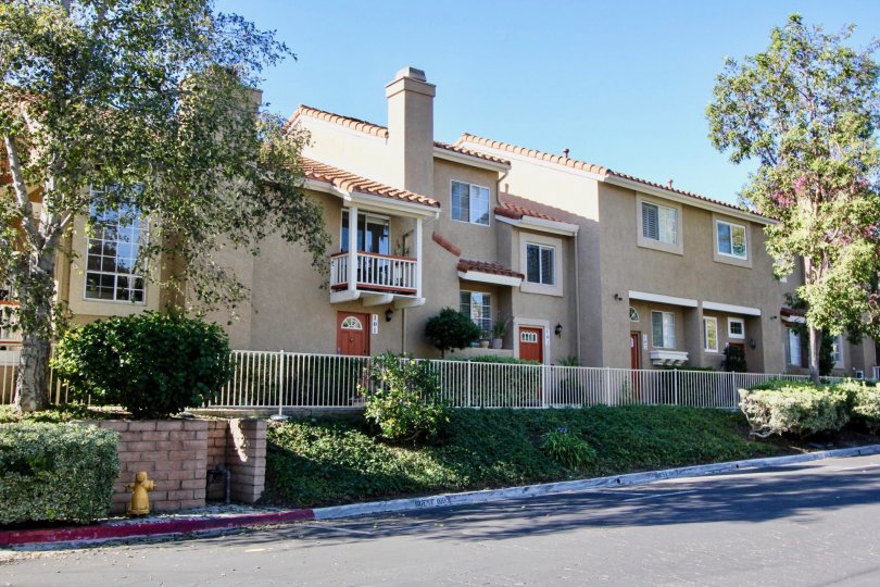 Monarch Villas Condos, Lofts & Townhomes For Sale Monarch Villas Real