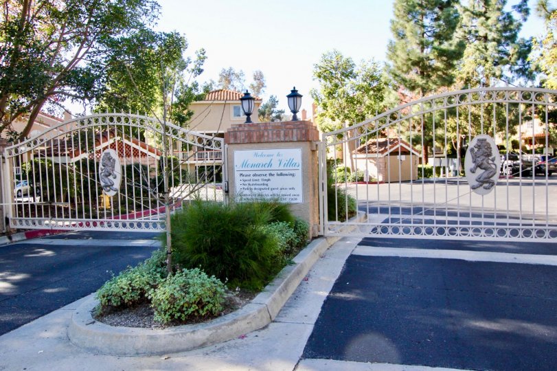 Monarch Villas Condos, Lofts & Townhomes For Sale Monarch Villas Real