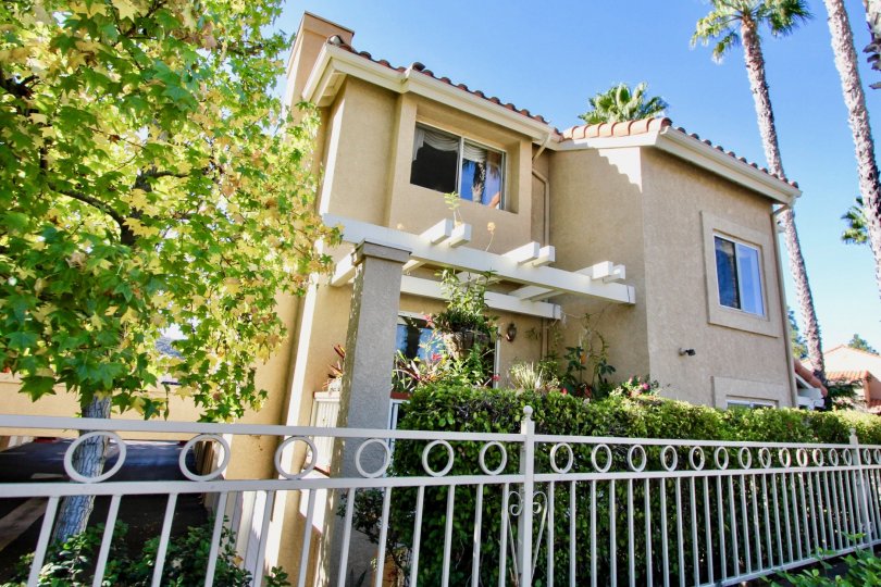 Monarch Villas Condos, Lofts & Townhomes For Sale Monarch Villas Real