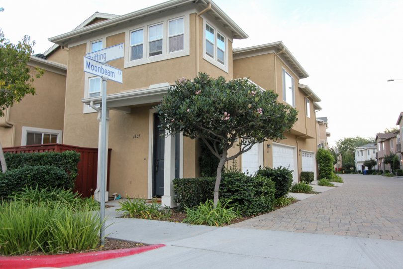 Cottage Lane Condos, Lofts & Townhomes For Sale Cottage Lane Real