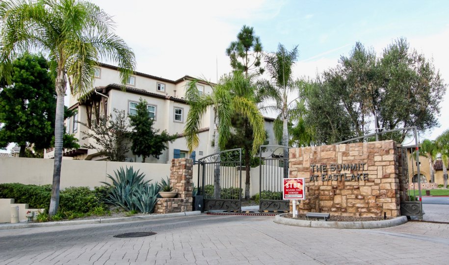 Summit at Eastlake Condos, Lofts & Townhomes For Sale Summit at