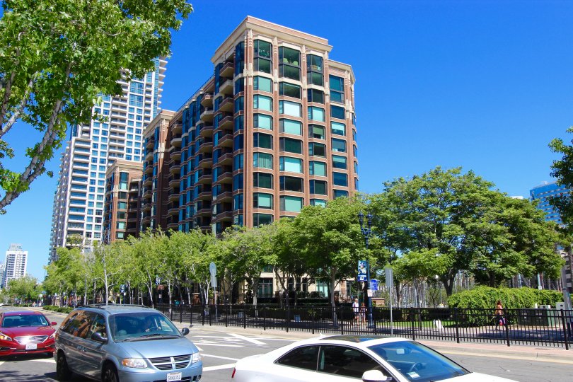 Cityfront Terrace Condos, Lofts & Townhomes For Sale Cityfront
