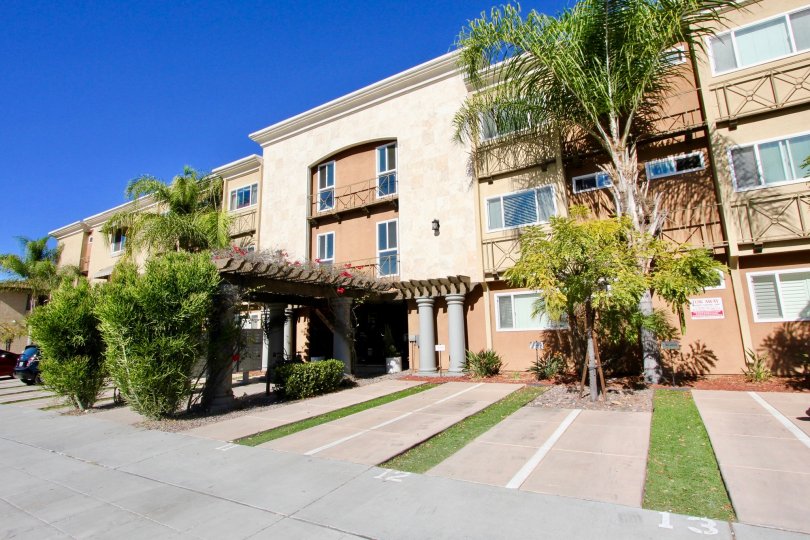 Hillcrest Towers Condos, Lofts & Townhomes For Sale Hillcrest Towers