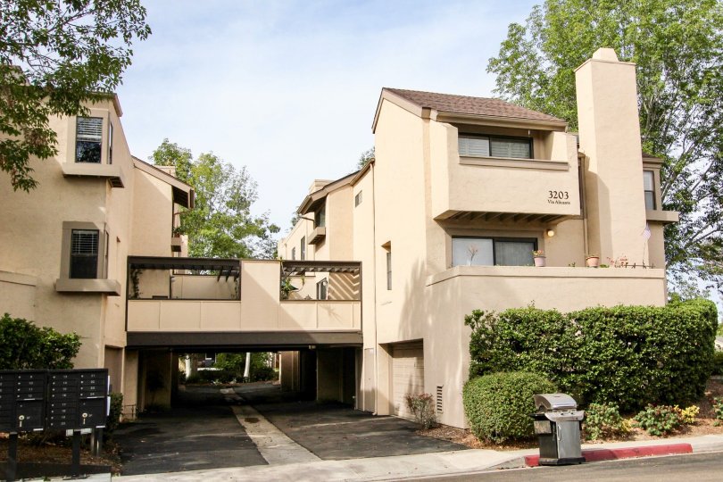 Woodlands West I Condos, Lofts & Townhomes For Sale Woodlands West I